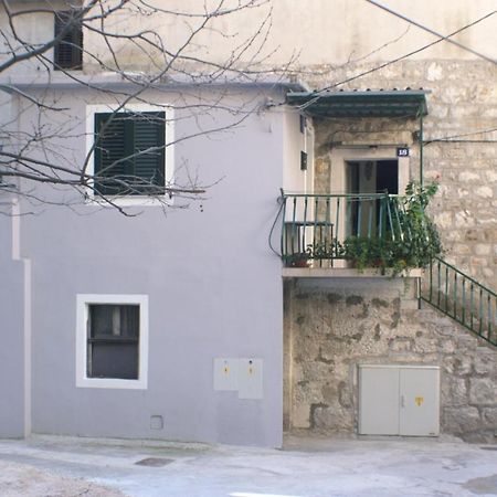 Apartments With A Parking Space Omis - 4327 Exterior foto